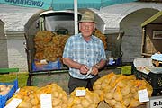 auch Kartoffeln gibts auf dem Spargelmarkt in Schrobenhausen (Foto: Ingrid Grossmann)